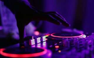 Fra begynder til pro: Den ultimative guide til dj udstyrsleje